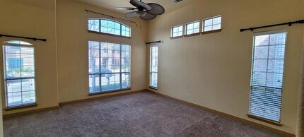 8706 Lohr Valley Rd Irving, TX 75063 photo 4
