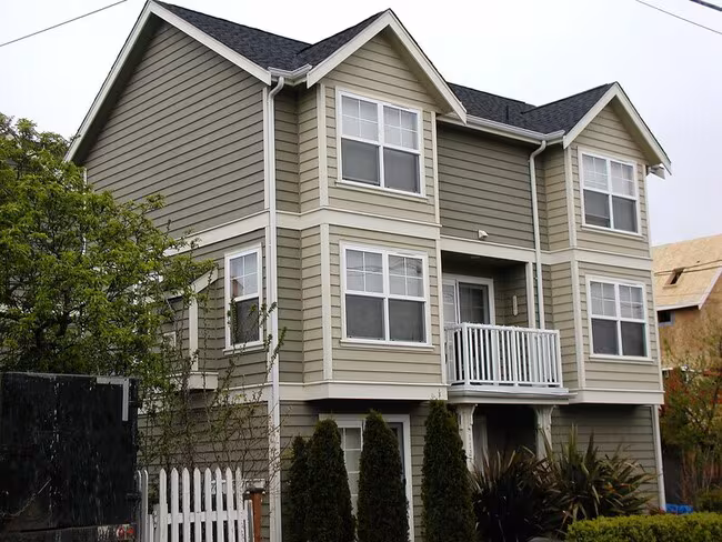 1126 NW 56th St Seattle, WA 98107 photo 2