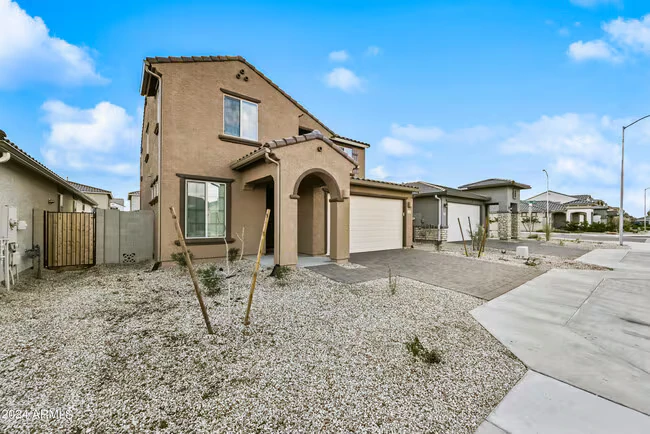 8961 W San Juan Ave Glendale, AZ 85305 photo 2