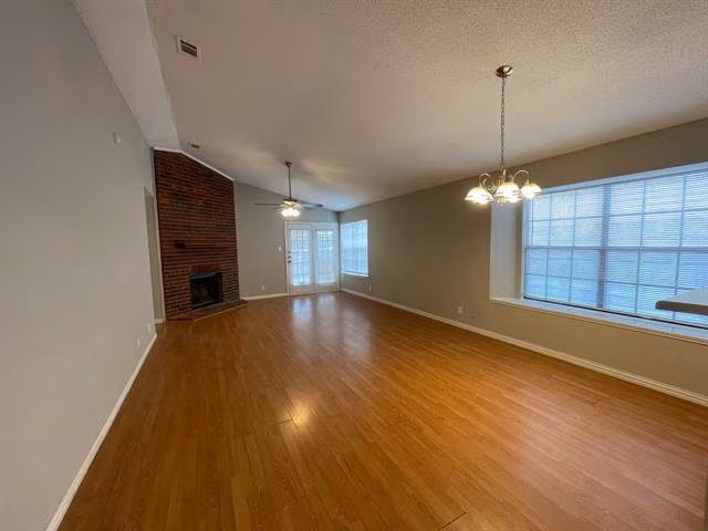 5205 Trailhead Dr Arlington, TX 76013 photo 2
