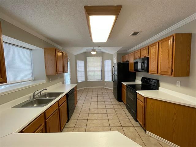 5205 Trailhead Dr Arlington, TX 76013 photo 4