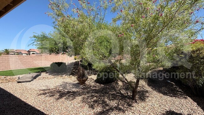 2314 W Spur Dr Phoenix, AZ 85085 photo 4