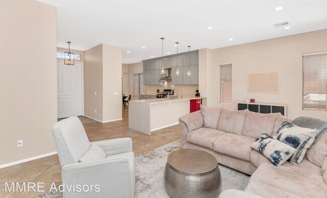 5017 E Kirkland Rd Phoenix, AZ 85054 photo 3