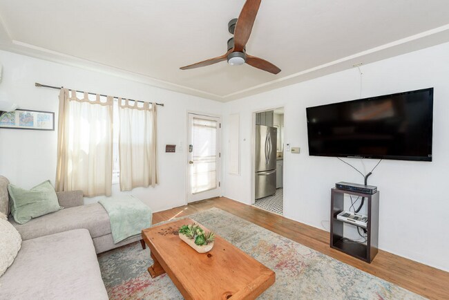 3270 Cedar St San Diego, CA 92102 photo 4
