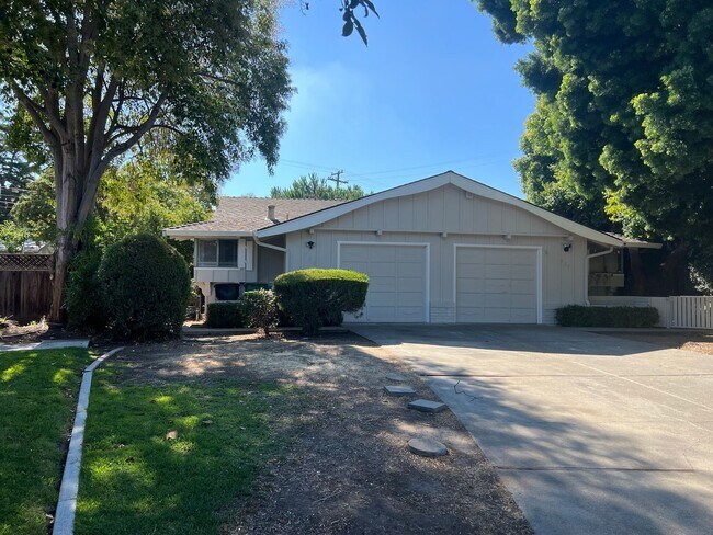 313 Carriage Drive, Santa Clara, CA 95050 photo 2