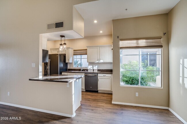 11333 N 92nd St Scottsdale, AZ 85260 photo 4