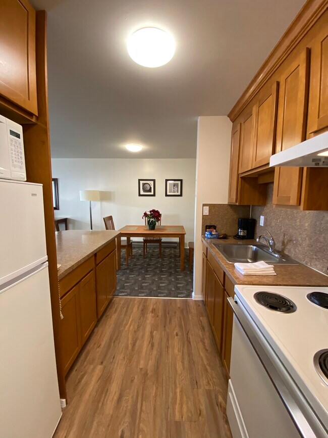 4731 12th Ave NE Seattle, WA 98105 photo 2