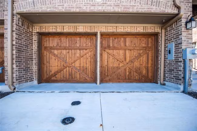555 Waterloo Drive, Lewisville, TX 75067 photo 2