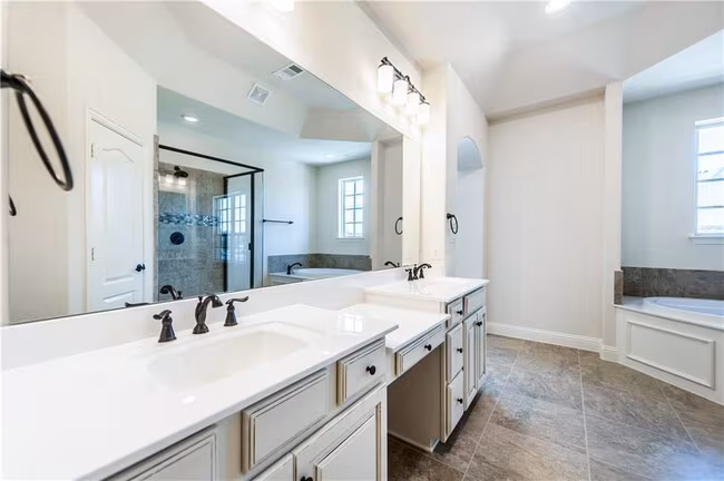 555 Waterloo Drive, Lewisville, TX 75067 photo 4