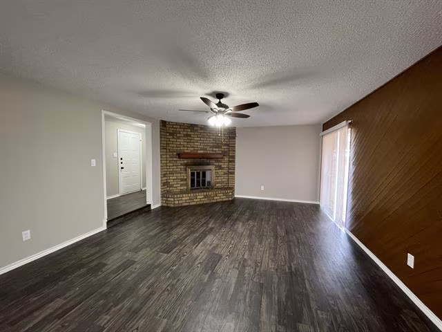 4805 Crestmont Ct Arlington, TX 76017 photo 2