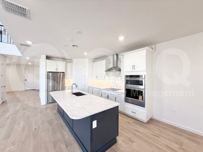 10042 S 23rd Ln Phoenix, AZ 85041 photo 4