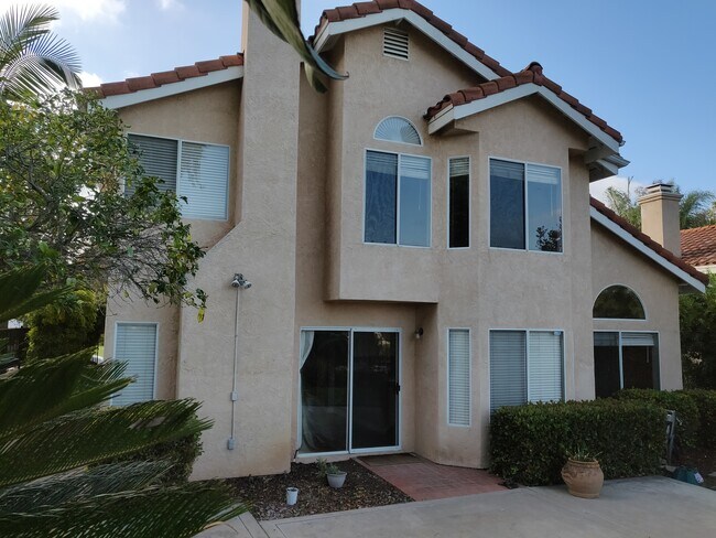 1808 Crystal Ridge Way Vista, CA 92081 photo 4