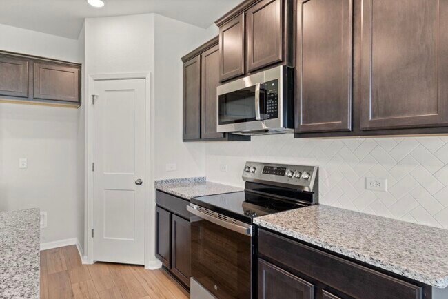7017 Hammermill Ln Temple, TX 76502 photo 5