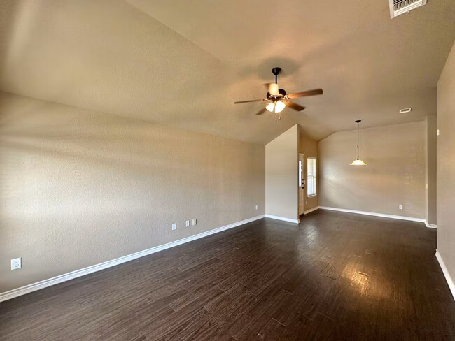 302 Sladecek Dr Killeen, TX 76542 photo 3