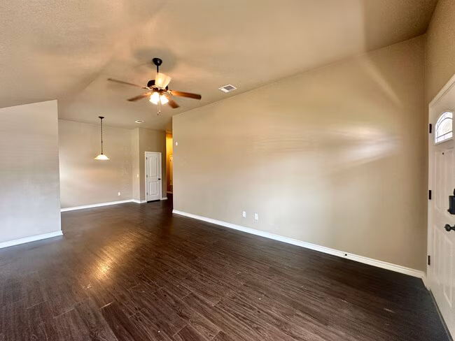 302 Sladecek Dr Killeen, TX 76542 photo 2