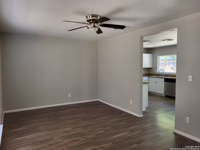 9415 Quicksilver Dr San Antonio, TX 78245 photo 2
