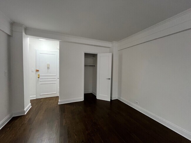 20 Beekman Pl New York, NY 10022 photo 2