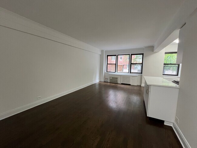 20 Beekman Pl New York, NY 10022 photo 4