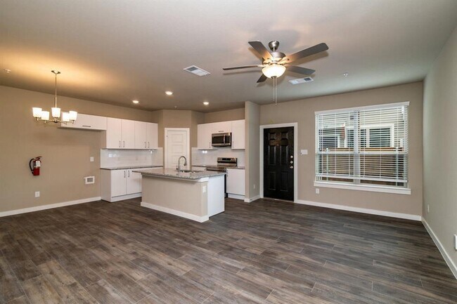 605 Harvest Moon Drive, Venus, TX 76084 photo 5