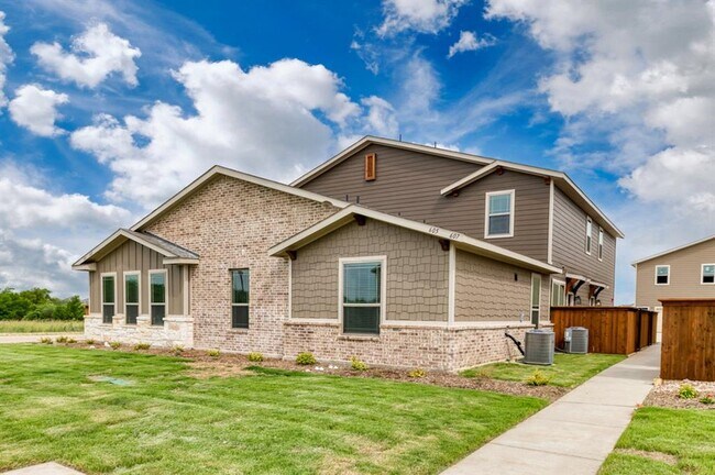 605 Harvest Moon Drive, Venus, TX 76084 photo 2