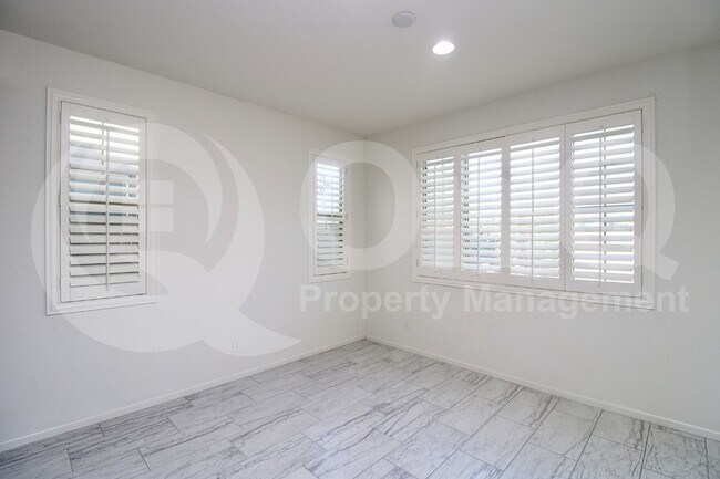 230 East Wisteria Drive, Chandler, AZ 85286 photo 4