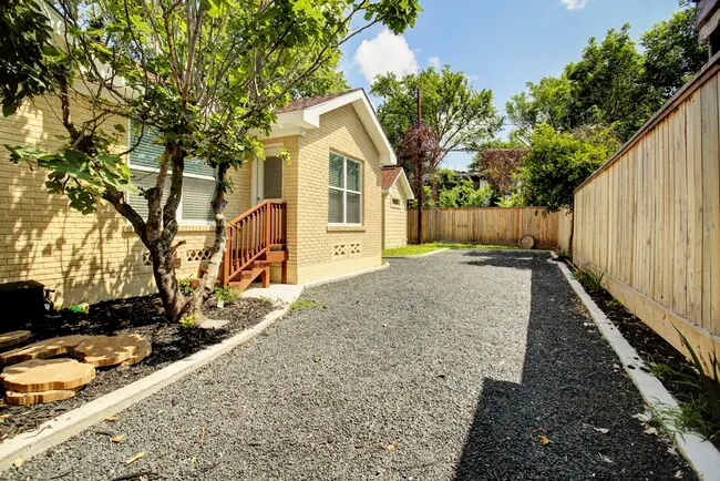 2401 Eagle Street, Houston, TX 77004 photo 3