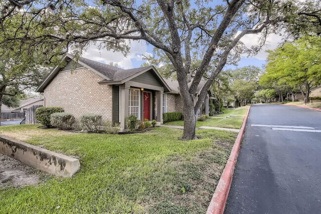 1015 E Yager Ln Austin, TX 78753 photo 2