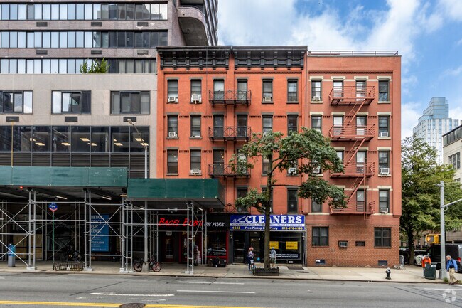 448 E 87th St New York, NY 10128 photo 5