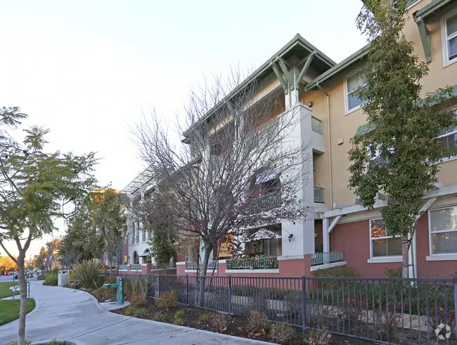 Almaden Lake Village photo 4