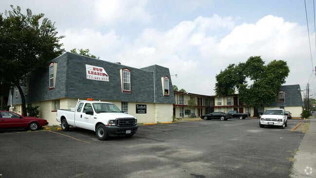 Cavalcade Heights photo 3