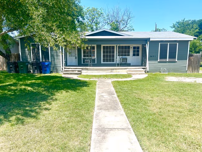 2431 Cincinnati Ave San Antonio, TX 78228 photo 2
