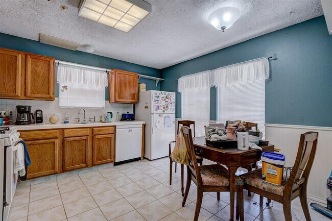 23035 Red Leo Lane, Spring, TX 77389 photo 5