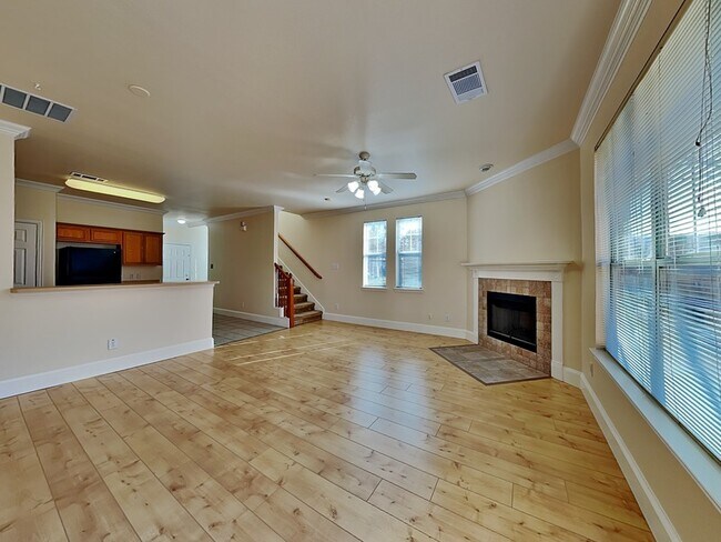 930 Plaza Lane, Richardson, TX 75080 photo 3