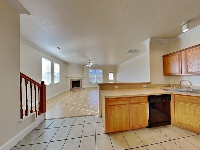 930 Plaza Lane, Richardson, TX 75080 photo 5