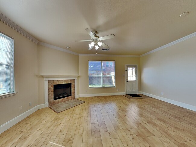 930 Plaza Lane, Richardson, TX 75080 photo 2