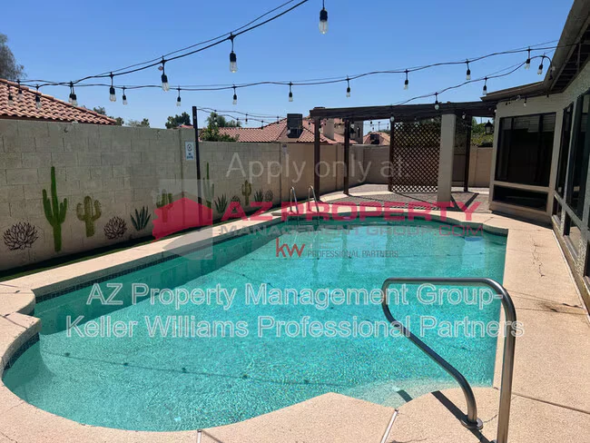 5431 W Cochise Dr Glendale, AZ 85302 photo 2