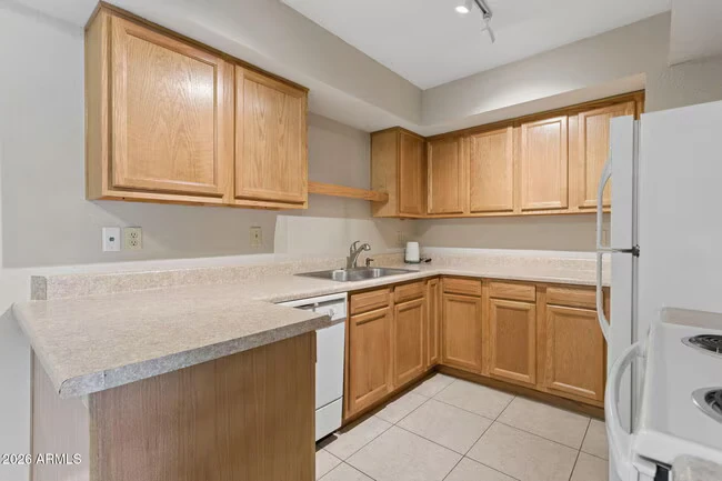 4444 E Paradise Village Pkwy N Phoenix, AZ 85032 photo 5