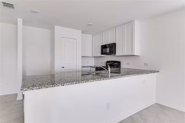10449 Tullamore Ridge Road, Crowley, TX 76036 photo 4