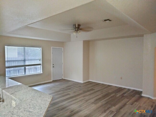 3413 Rob Roy St Seguin, TX 78155 photo 2