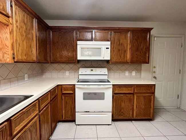 5100 Heather Ln Killeen, TX 76549 photo 3