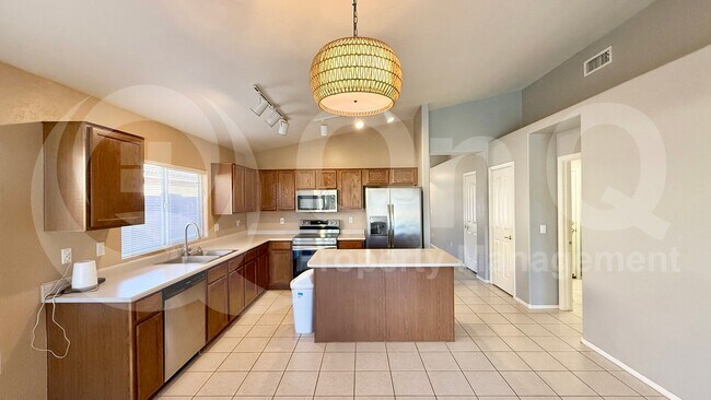 3464 South Moccasin Trail, Gilbert, AZ 85297 photo 2