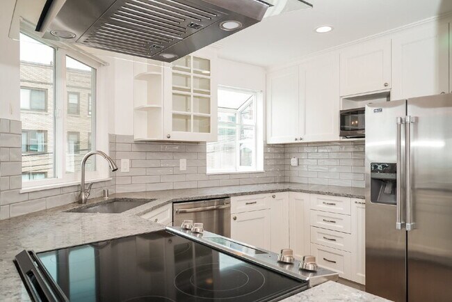 150 Valley St Seattle, WA 98109 photo 5