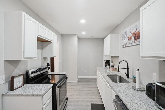 830 Porter St San Antonio, TX 78210 photo 3