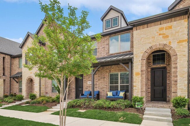 1213 Casselberry Drive, Flower Mound, TX 75028 photo 3