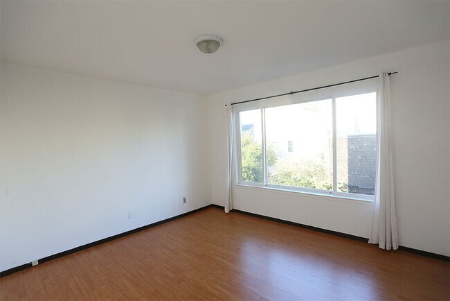 226 10th Ave San Francisco, CA 94118 photo 5