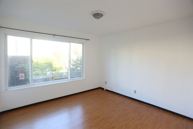 226 10th Ave San Francisco, CA 94118 photo 3