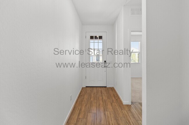 5543 W Rainwater Dr Phoenix, AZ 85339 photo 4