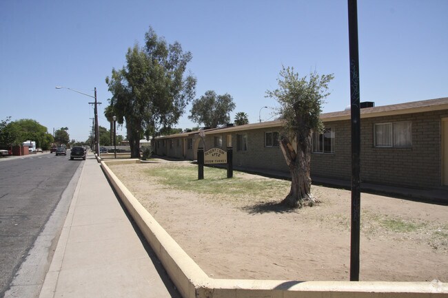 Desert Crown Apartment Homes photo 3