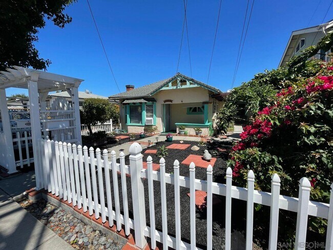 2842 Copley Ave San Diego, CA 92116 photo 2