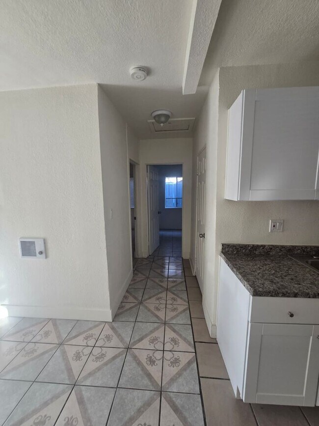 302 Sycamore Rd San Diego, CA 92173 photo 5